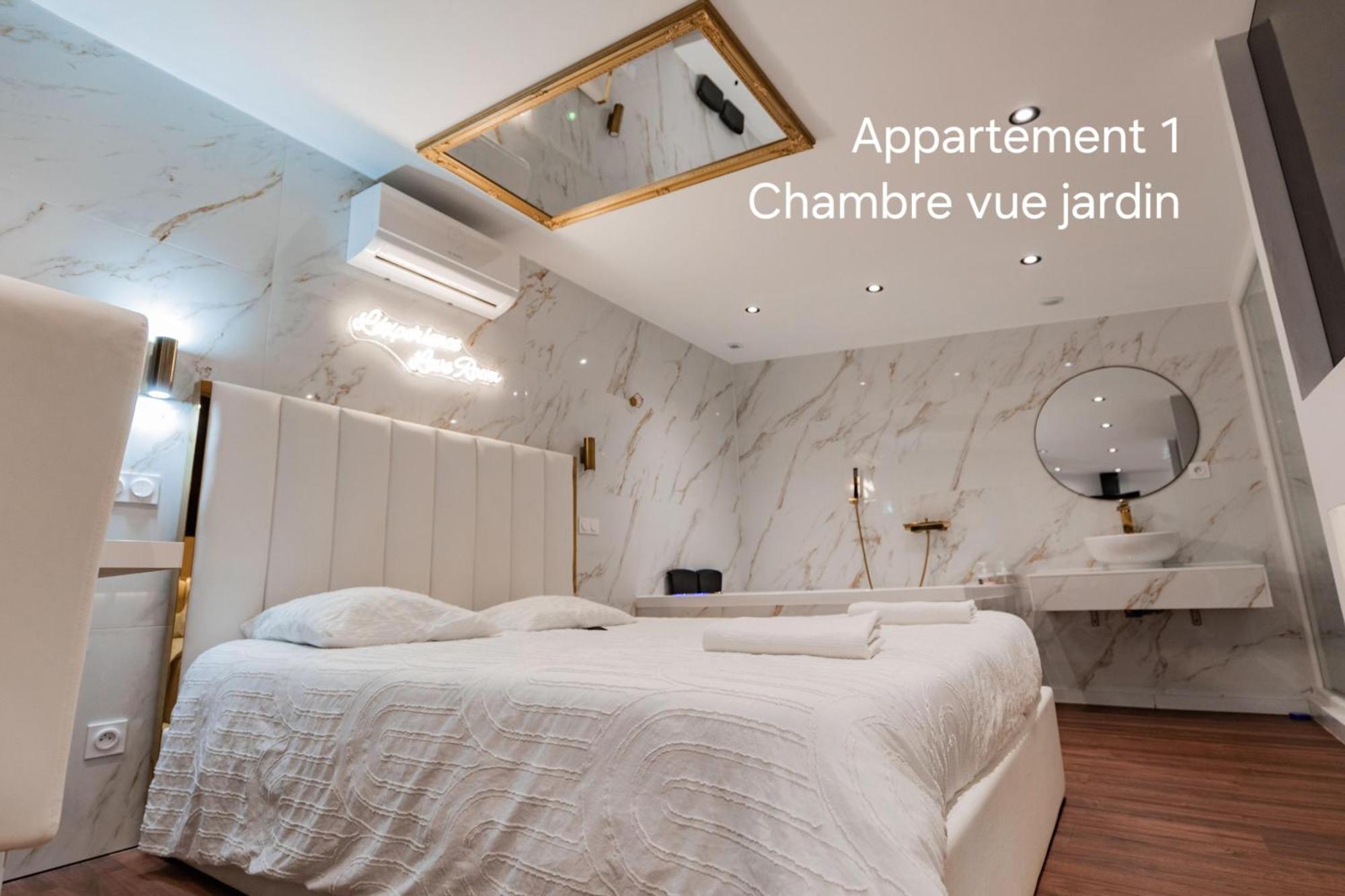 L'Experience Love Room Saint-Jean-Bonnefonds Exteriör bild